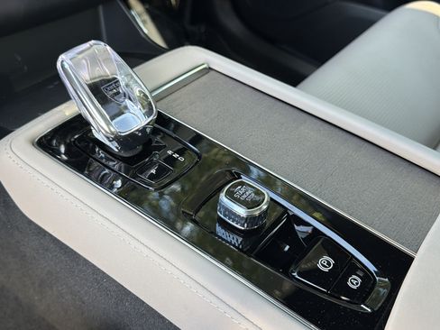 Used 2026 Volvo XC90 B6 Ultra w/ Protection Package Premier AWD/4WD image 26