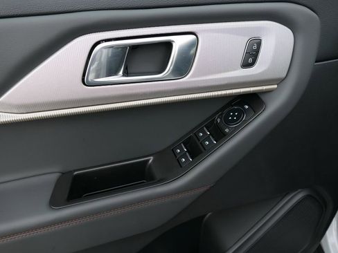 Used 2026 Ford Explorer Active image 15