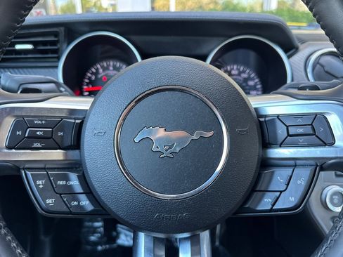 Certified 2018 Ford Mustang Coupe w/ Black Accent Pkg RWD image 23