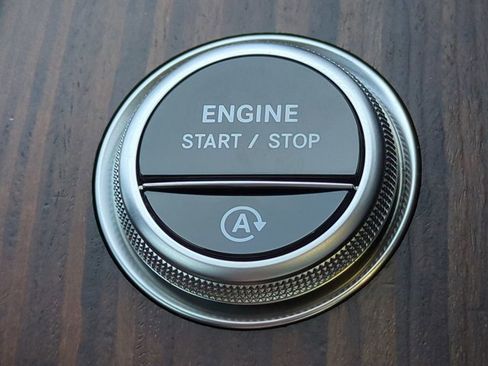 Used 2025 Mercedes-Benz C 300 Sedan image 28