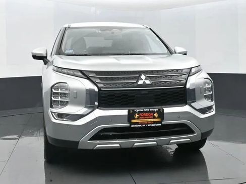 Used 2024 Mitsubishi Outlander Ralliart image 3