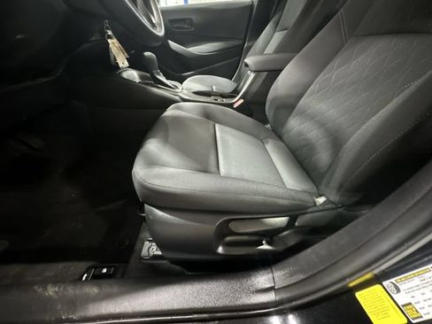 Used 2025 Toyota Corolla LE FWD image 18