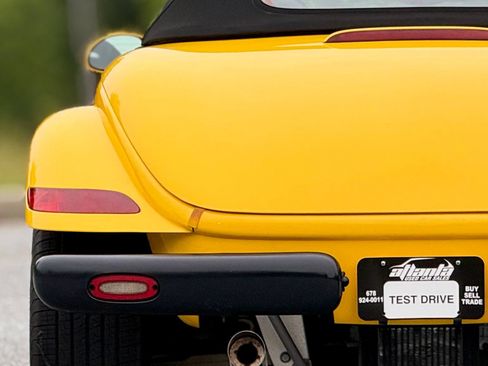Used 2002 Chrysler Prowler RWD image 16