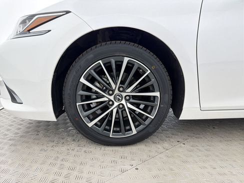 Certified 2025 Lexus ES 350 w/ Premium Package FWD image 12