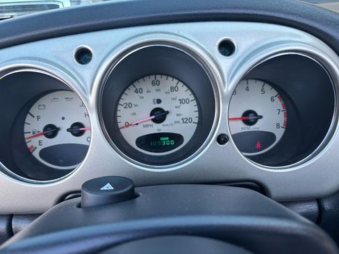 Used 2005 Chrysler PT Cruiser Convertible image 12