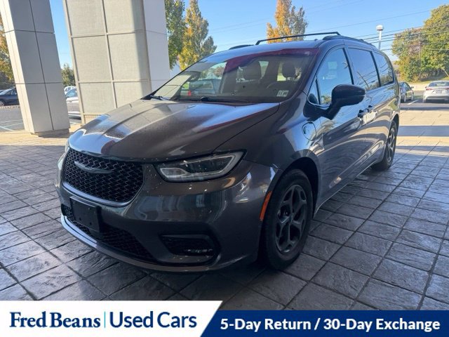 Used 2022 Chrysler Pacifica Touring-L w/ Uconnect Theater Family Group FWD image 26