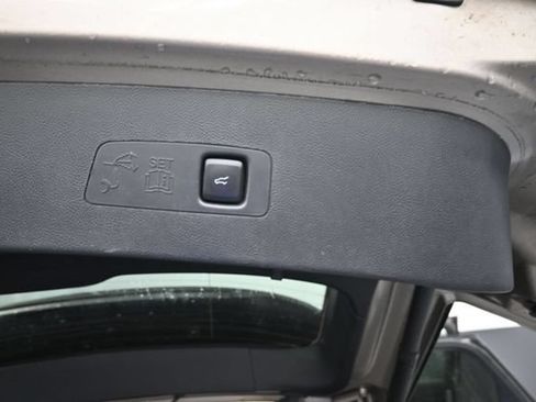 Used 2021 Lincoln Corsair AWD w/ Equipment Group 101A image 8
