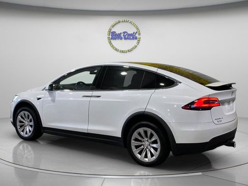 Used 2017 Tesla Model X 75D AWD/4WD image 3