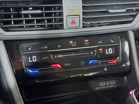 New 2026 Volkswagen Jetta SE FWD image 15