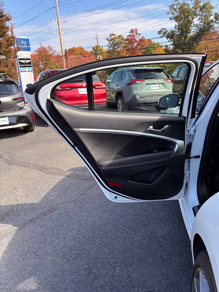 Used 2025 Genesis G70 2.5T AWD/4WD image 25