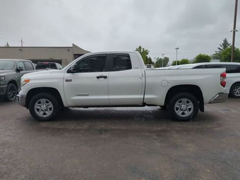 Used 2017 Toyota Tundra SR5 AWD/4WD image 4