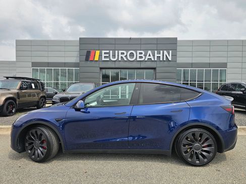Used 2023 Tesla Model Y Performance AWD/4WD image 2
