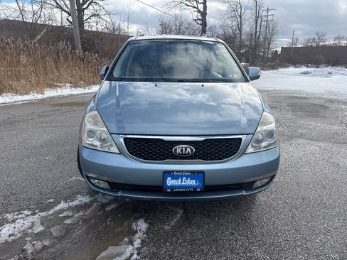 Used 2014 Kia Sedona LX image 2