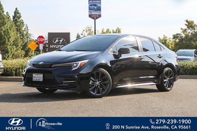 Used 2025 Toyota Corolla SE FWD image 1