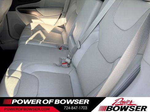 Used 2019 Jeep Cherokee Limited AWD/4WD image 10