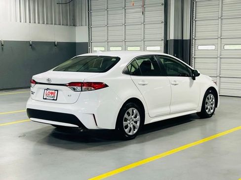 Used 2022 Toyota Corolla LE FWD image 16