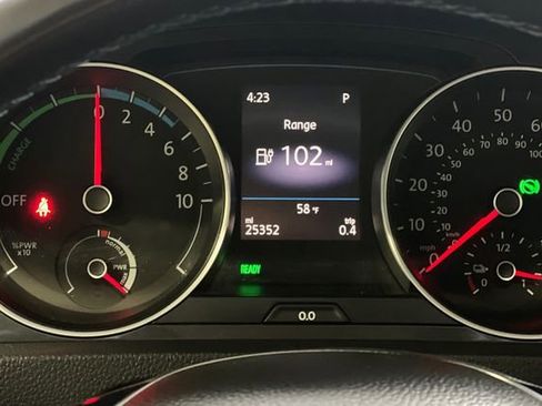 Used 2019 Volkswagen e-Golf SE w/ Driver Assistance Package image 30