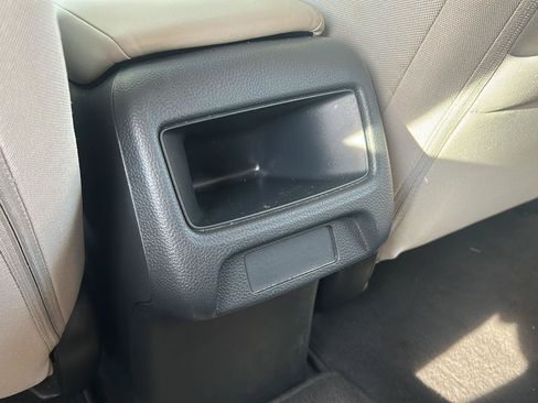 Used 2025 Honda HR-V LX image 15