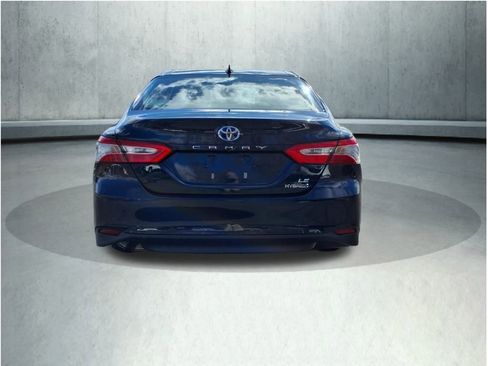 Used 2019 Toyota Camry LE image 9