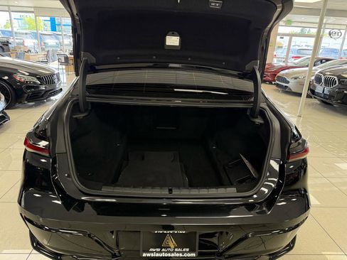 Used 2024 BMW 740i w/ Premium Package image 28
