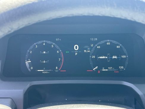 Used 2025 Toyota Tacoma TRD Sport AWD/4WD image 9