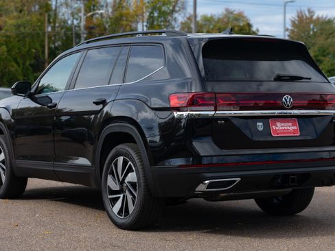 New 2026 Volkswagen Atlas SE image 4