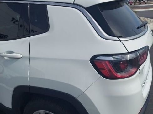 Used 2024 Jeep Compass Latitude image 19