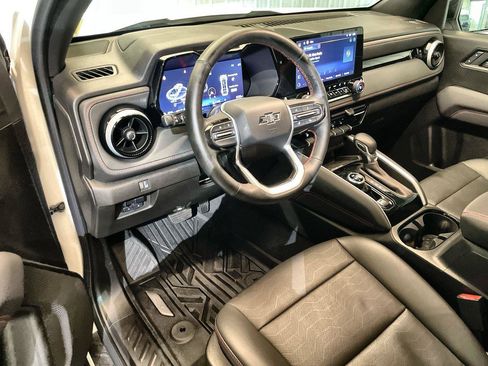 Used 2025 Chevrolet Colorado Z71 w/ Technology Package image 10