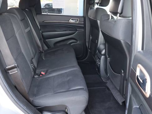 Used 2014 Jeep Grand Cherokee Laredo w/ Quick Order Package 23E AWD/4WD image 18