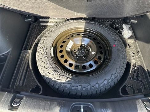 Used 2025 Jeep Compass Trailhawk image 14