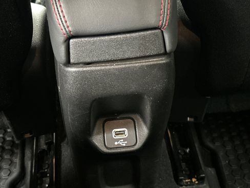 Used 2023 Jeep Renegade Trailhawk image 17