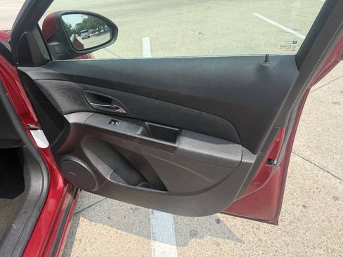 Used 2013 Chevrolet Cruze LT FWD image 14