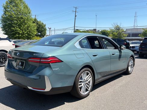 Used 2025 BMW 530i xDrive w/ Premium Package AWD/4WD image 9