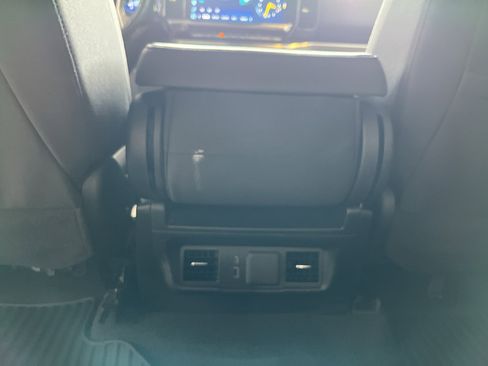 Used 2025 Chevrolet Silverado 1500 LT RWD image 14