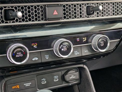 Used 2025 Honda Civic Sport image 17