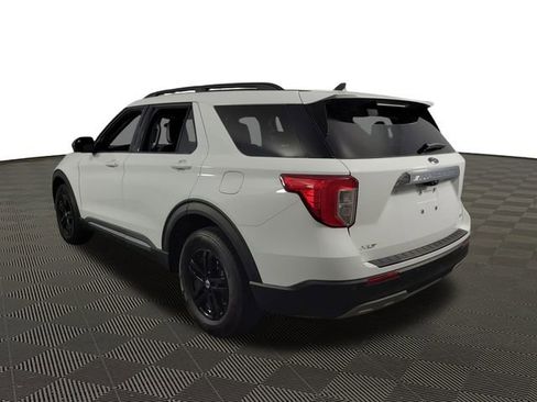Used 2024 Ford Explorer XLT w/ Equipment Group 202A image 5
