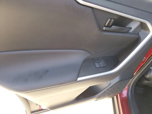 Used 2023 Toyota RAV4 LE FWD image 16