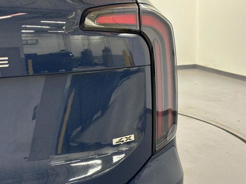 Used 2023 Kia Telluride EX w/ EX Captain's Chair Package AWD/4WD image 11