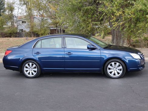 Used 2007 Toyota Avalon XL image 3