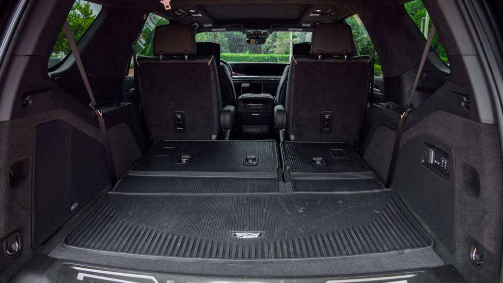 Used 2026 Cadillac Escalade V w/ LPO, ONYX Package AWD/4WD image 37