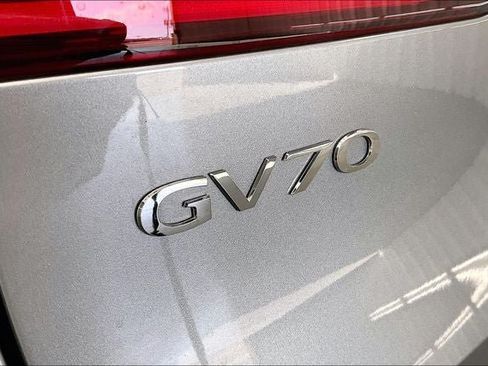 Used 2026 Genesis GV70 2.5T Advanced AWD/4WD image 18