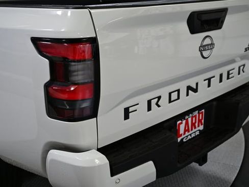 Used 2022 Nissan Frontier SV w/ Technology Package image 22