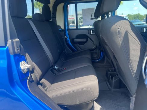 Used 2023 Jeep Gladiator Sport AWD/4WD image 12