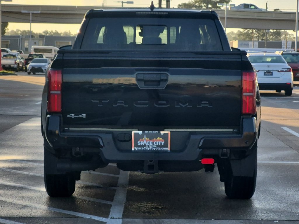 Certified 2024 Toyota Tacoma SR5 AWD/4WD image 5