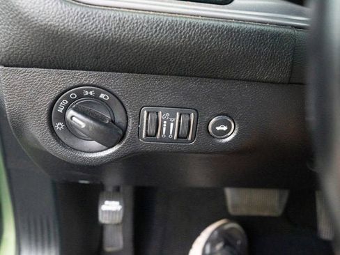 Used 2023 Dodge Challenger SXT image 21