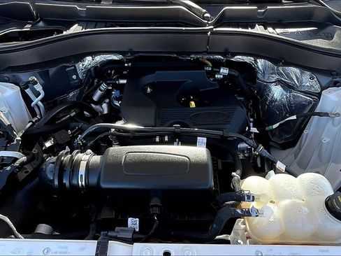 Used 2020 Ford Explorer XLT image 30