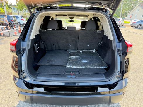 Used 2024 Nissan Rogue SV AWD/4WD image 31