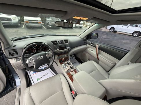 Used 2012 Toyota Highlander Limited image 20