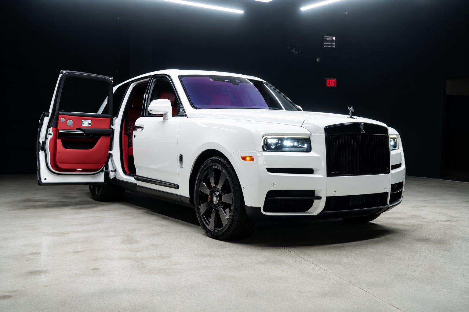 Used 2022 Rolls-Royce Cullinan AWD/4WD image 5