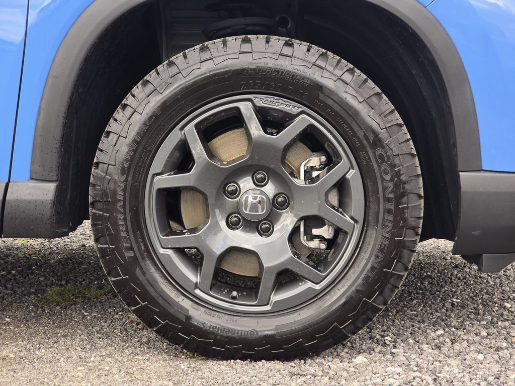 Used 2025 Honda Pilot TrailSport image 13